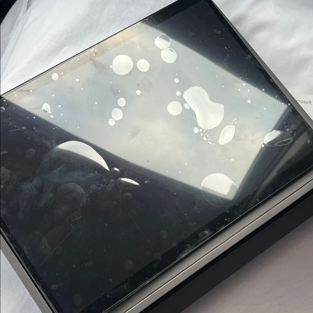 Snapdragon® X Elite (12 Core), with OLED display + Surface Pro 13-inch Keyboard